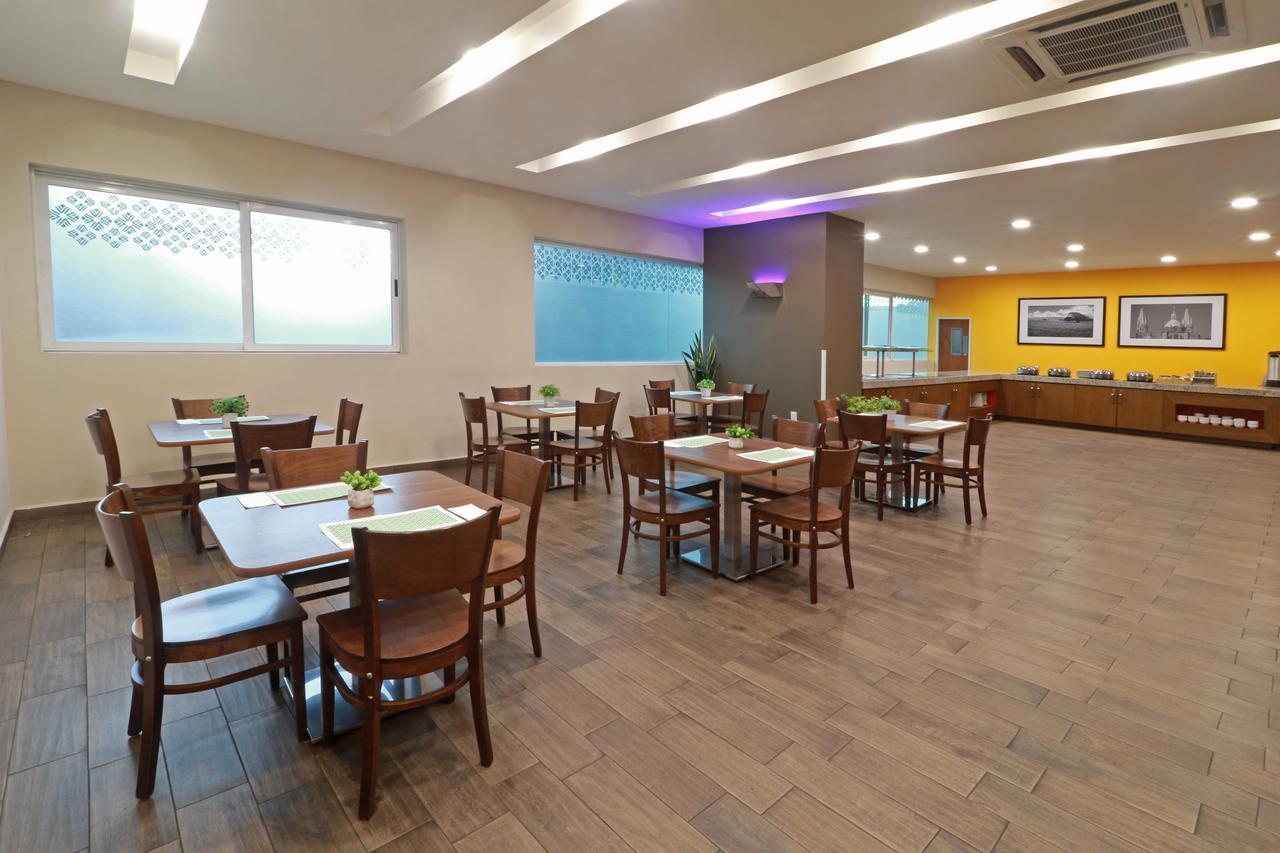 Hotel Wyndham Garden Guadalajara Acueducto Zapopan Exteriér fotografie