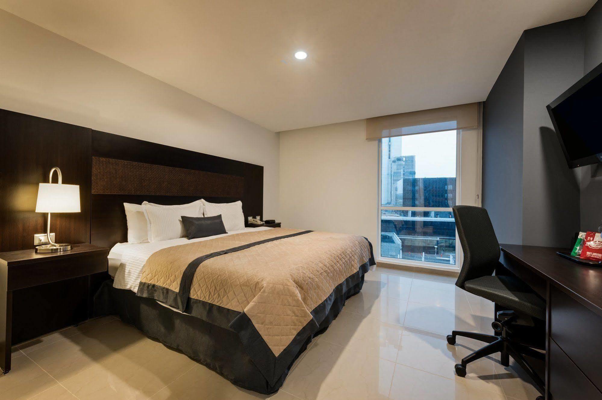 Hotel Wyndham Garden Guadalajara Acueducto Zapopan Exteriér fotografie